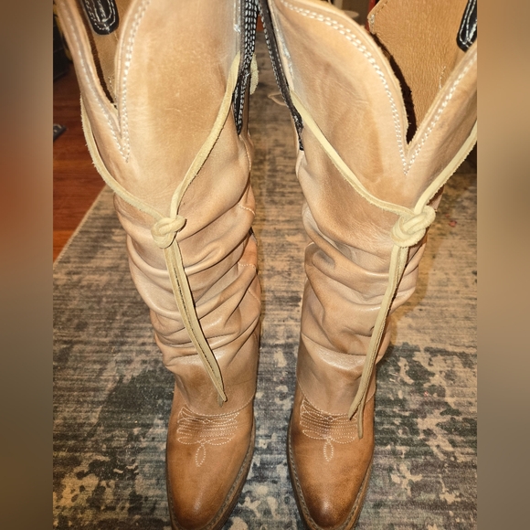 FB Jules Beige - Picture 2 of 9